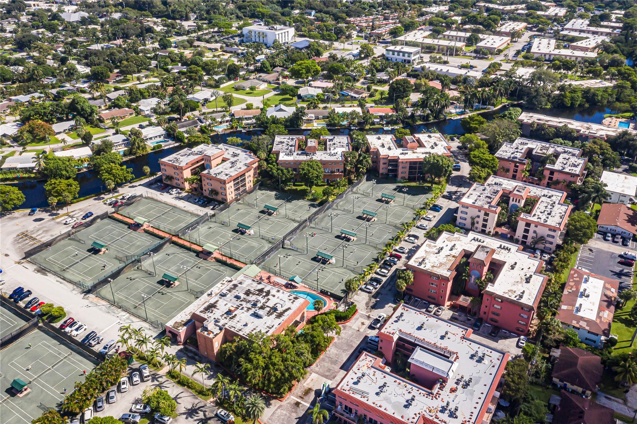 620 Tennis Club Drive 111, Fort Lauderdale, FL 33311, Fort Lauderdale - Photo 3