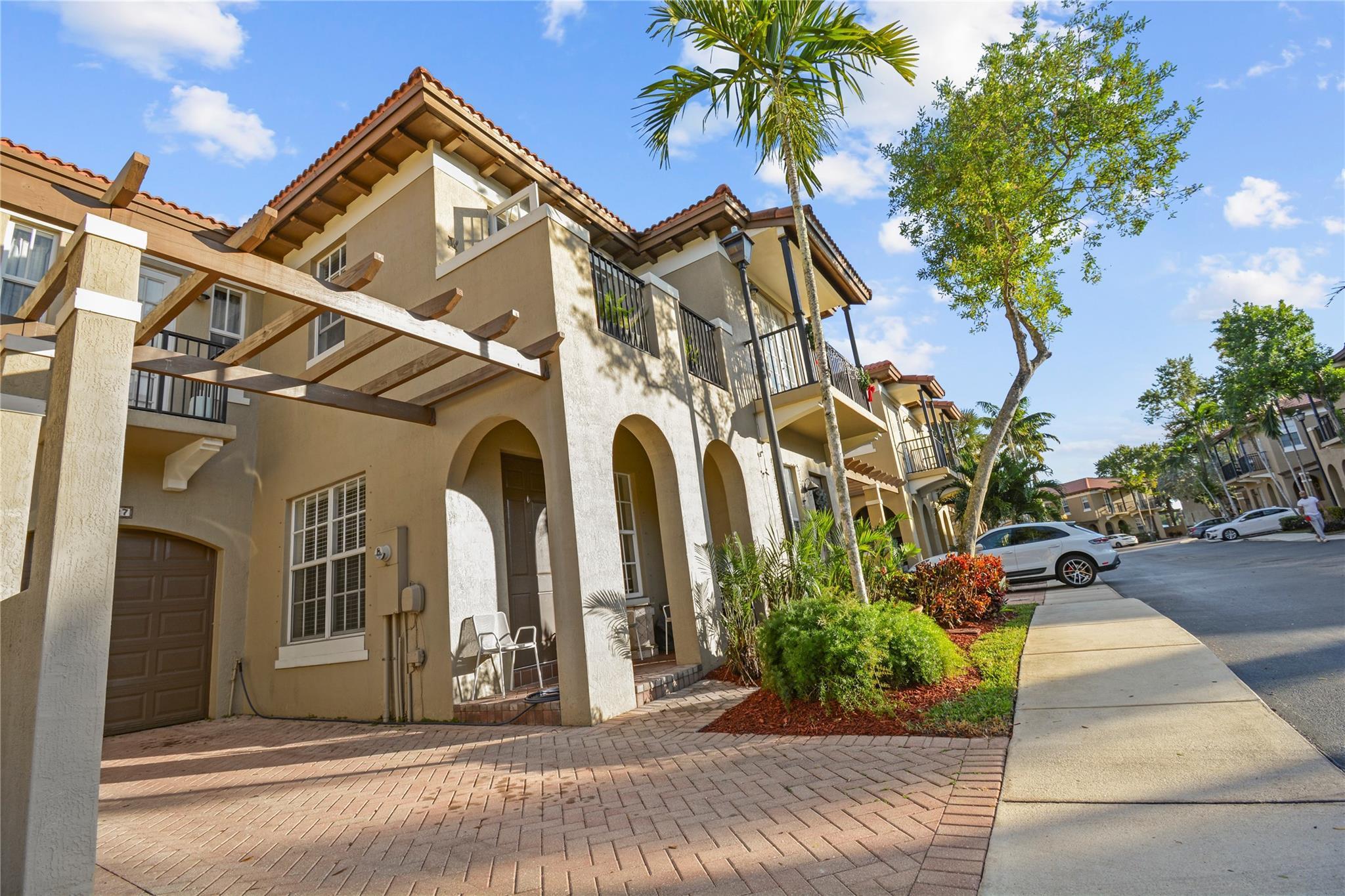 6927 Julia Gardens Drive, Coconut Creek, FL 33073, Coconut Creek - Photo 3