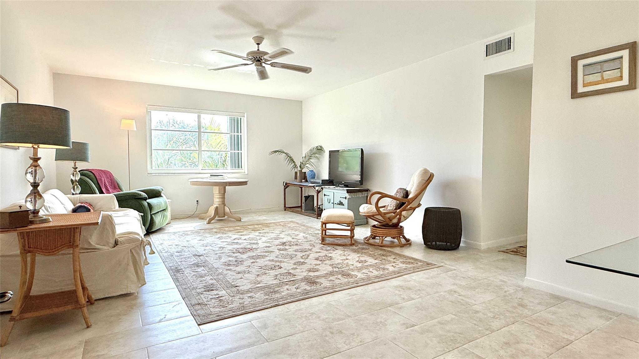 669 W Oakland Park Boulevard 220b, Oakland Park, FL 33311, Oakland Park - Photo 3