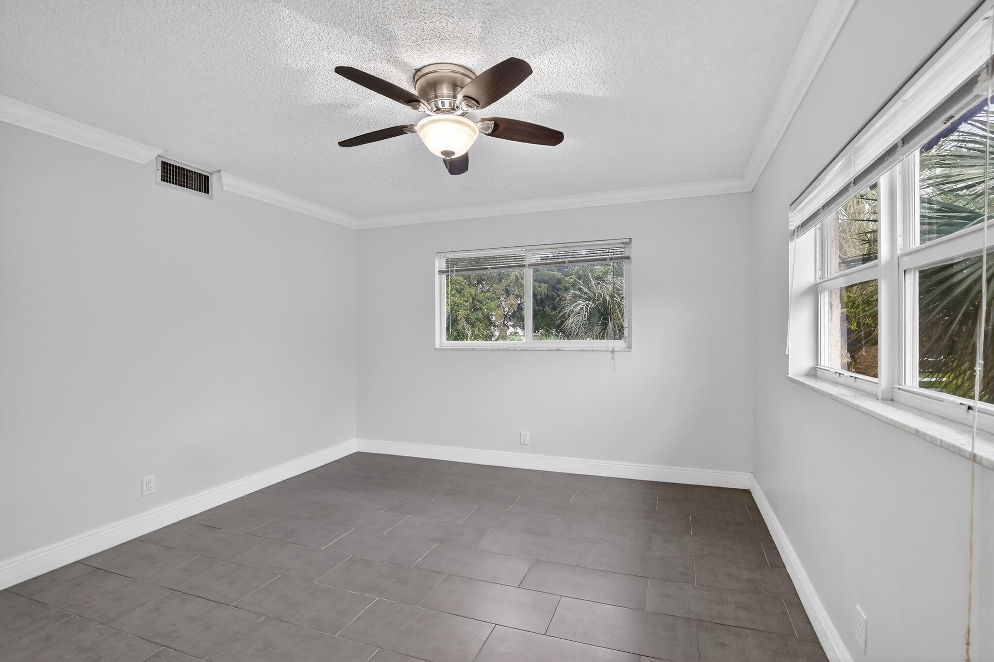 830 S Hollybrook Drive 310, Pembroke Pines, FL 33025, Pembroke Pines - Photo 4