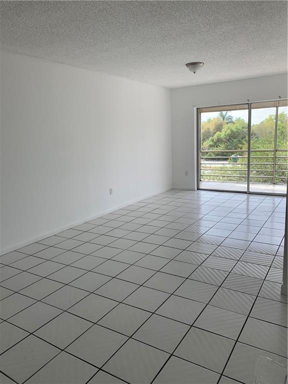 4131 Stirling Road 304, Davie, FL 33314, Davie - Photo 2
