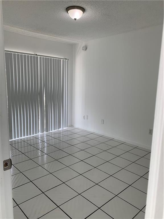 4131 Stirling Road 304, Davie, FL 33314, Davie - Photo 3