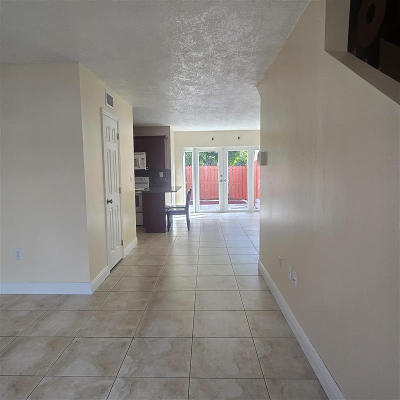 3680 SW 59 Avenue 8, Davie, FL 33314, Davie - Photo 2