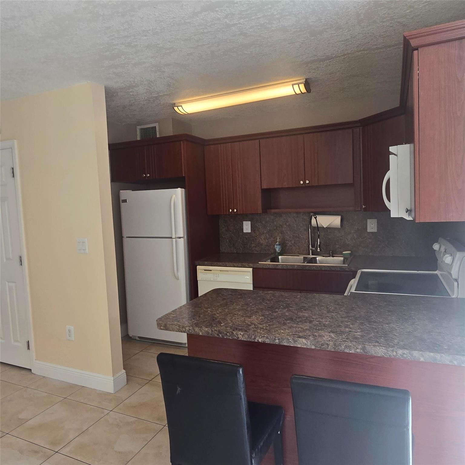 3680 SW 59 Avenue 8, Davie, FL 33314, Davie - Photo 4
