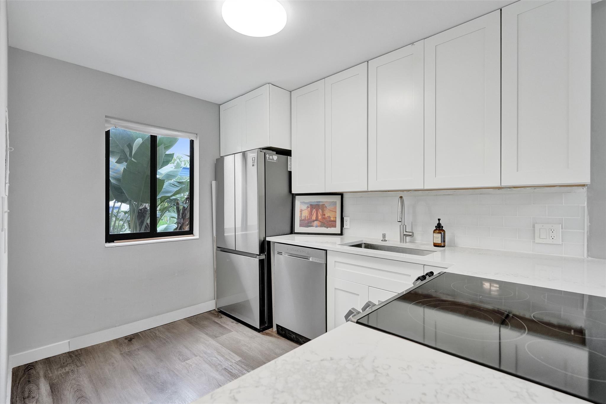 4539 Luxemburg Court 201, Lake Worth, FL 33467, Lake Worth - Photo 4