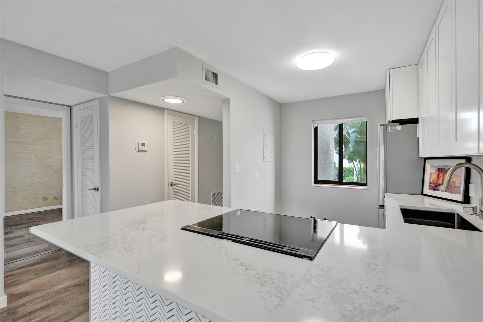 4539 Luxemburg Court 201, Lake Worth, FL 33467, Lake Worth - Photo 5