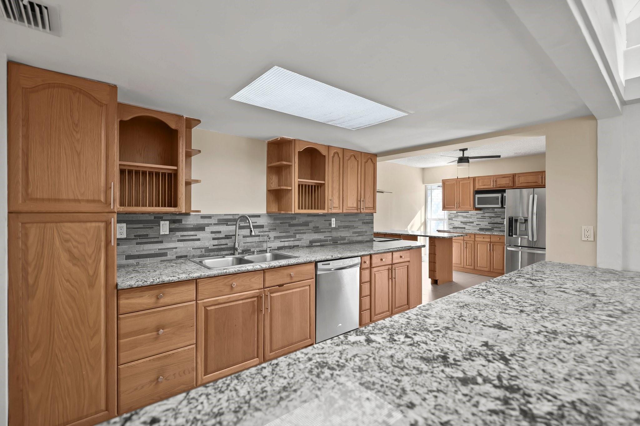 6104 White Oak Lane, Tamarac, FL 33319, Tamarac - Photo 5