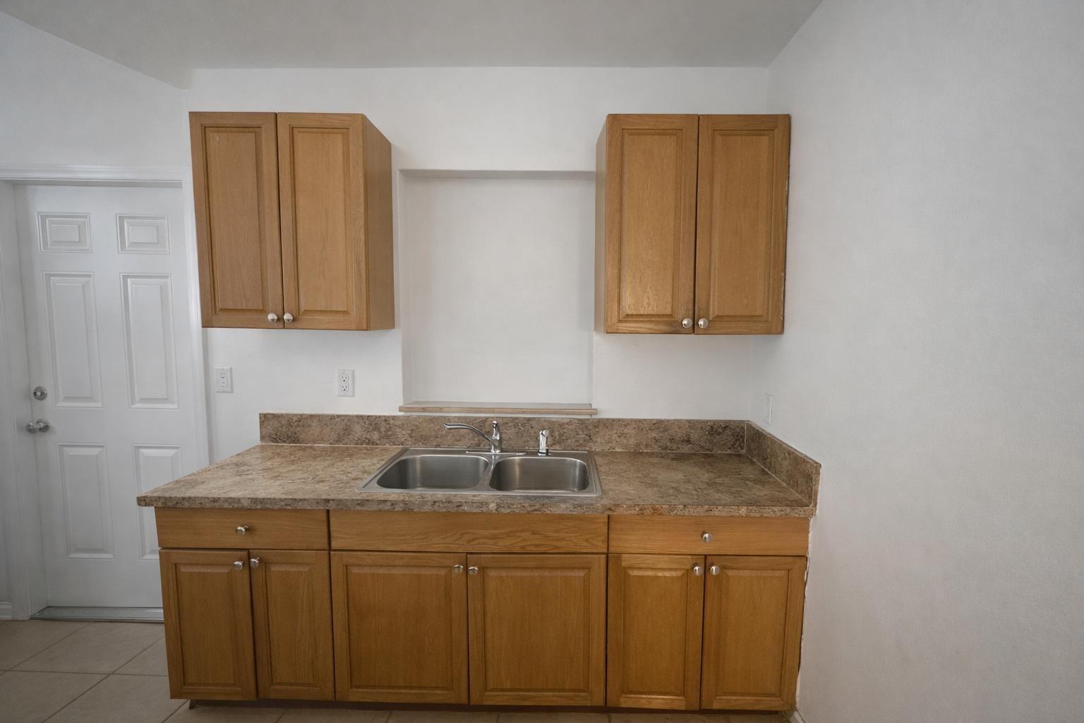 1225 NW 10th Place, Fort Lauderdale, FL 33311, Fort Lauderdale - Photo 3