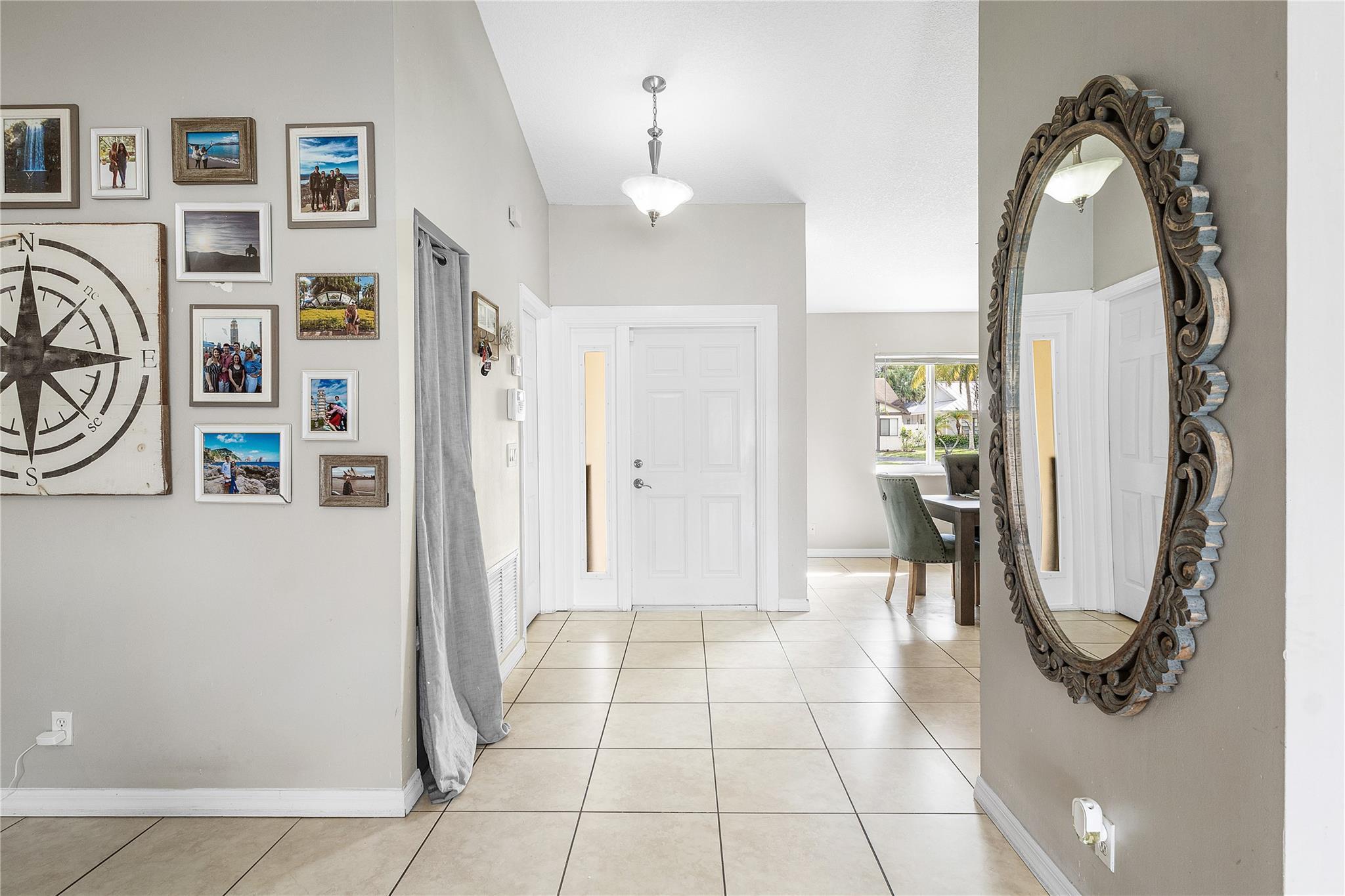 9661 Carousel Circle, Boca Raton, FL 33434, Boca Raton - Photo 4