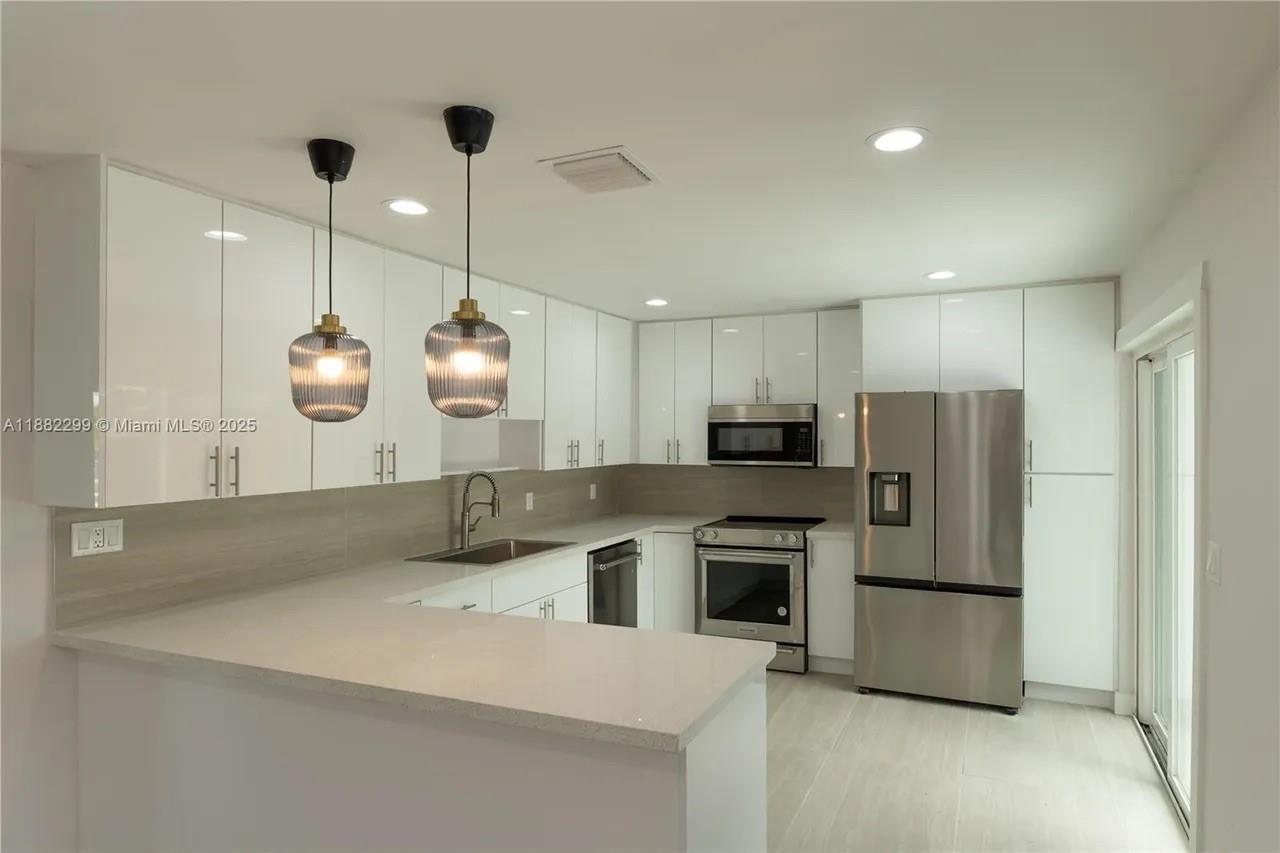 11872 SW 196th Terrace, Miami, FL 33177, Miami - Photo 3