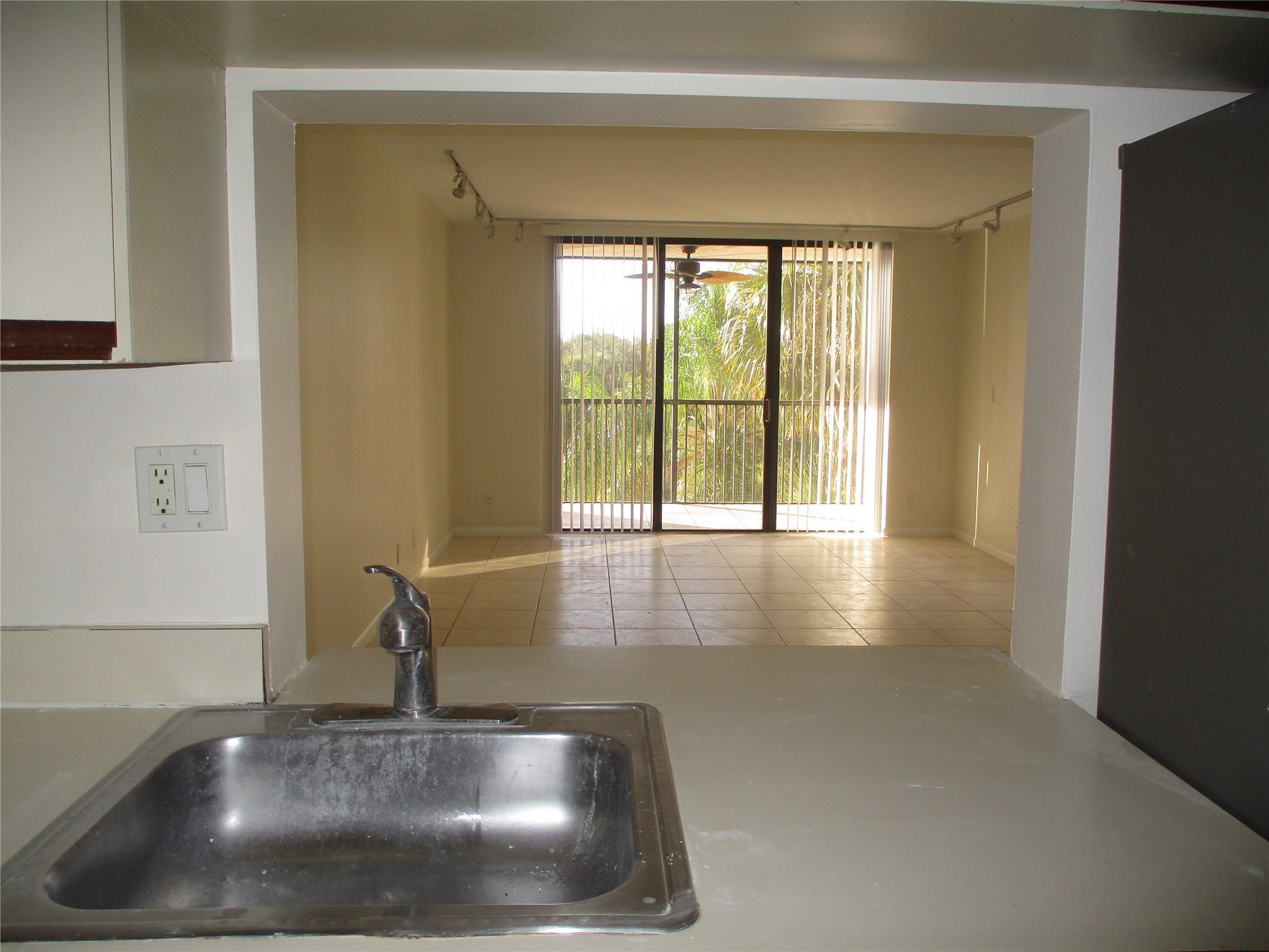 3000 NW 42nd Avenue NW B410, Coconut Creek, FL 33066, Coconut Creek - Photo 4