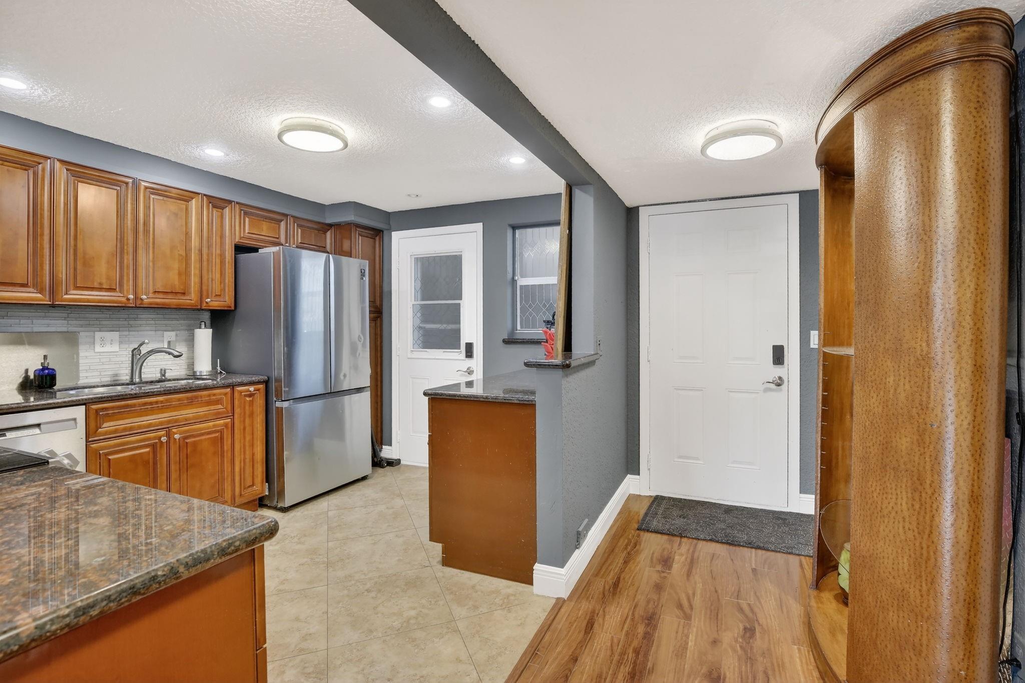 3050 NE 16th Avenue 207, Oakland Park, FL 33334, Oakland Park - Photo 4