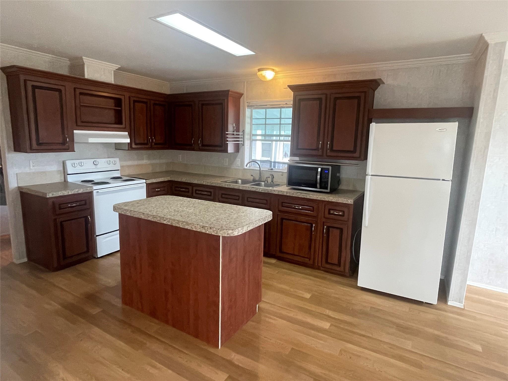 2321 SW 85th Avenue, Davie, FL 33324, Davie - Photo 2