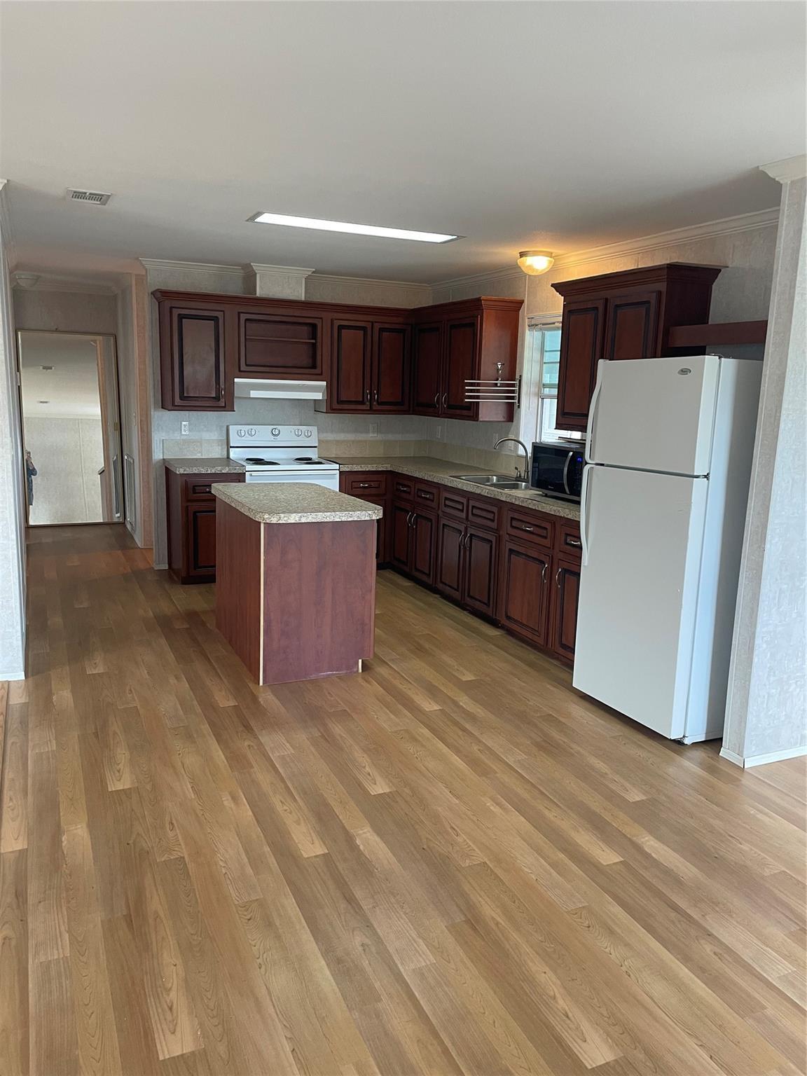 2321 SW 85th Avenue, Davie, FL 33324, Davie - Photo 3