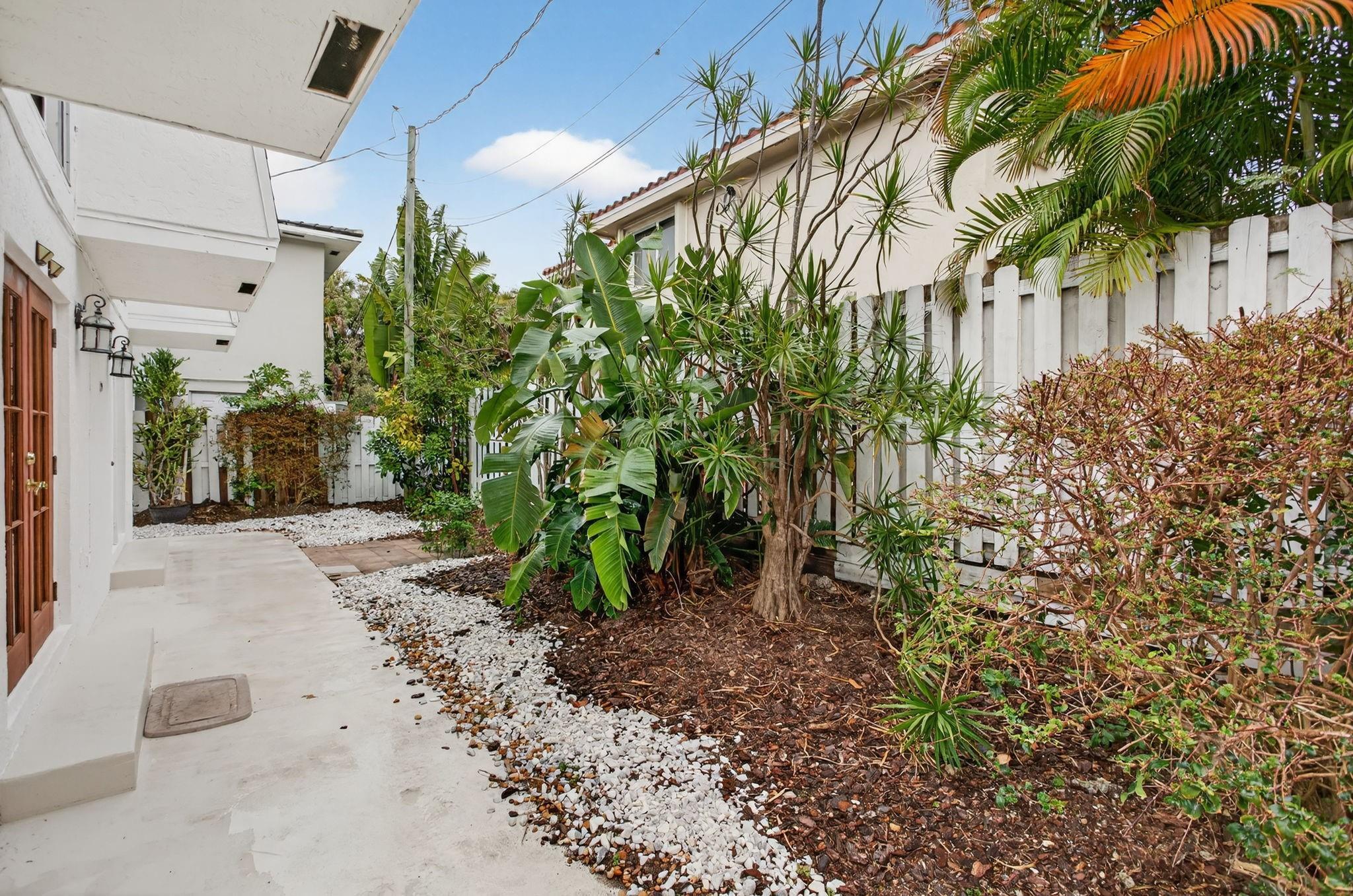 536 SE 20th Avenue 1, Deerfield Beach, FL 33441, Deerfield Beach - Photo 3