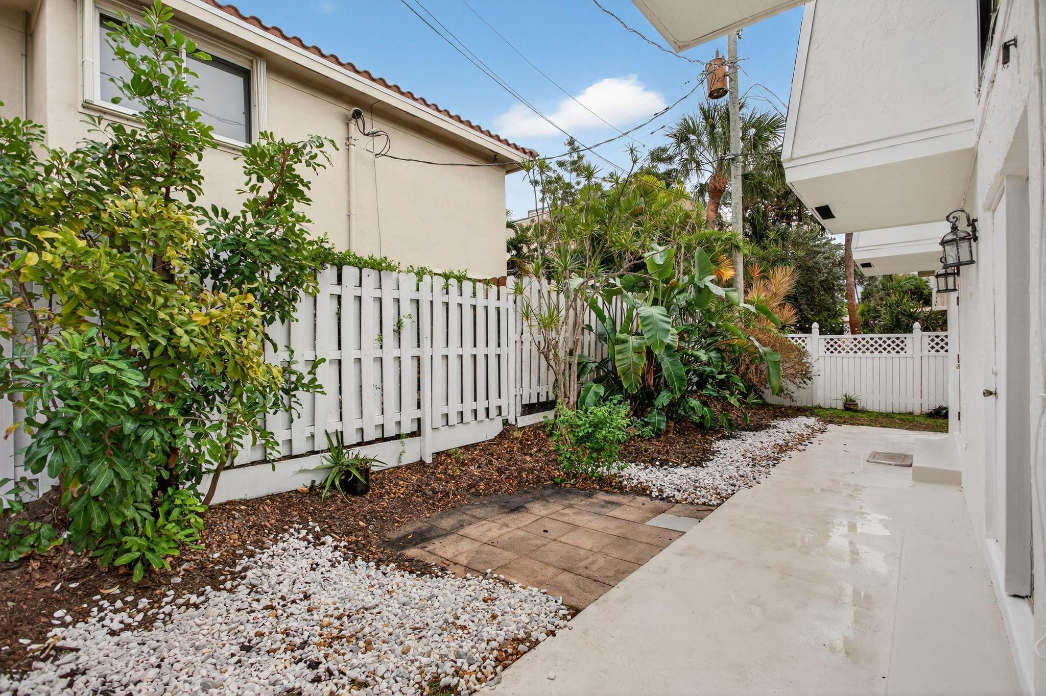 536 SE 20th Avenue 1, Deerfield Beach, FL 33441, Deerfield Beach - Photo 4