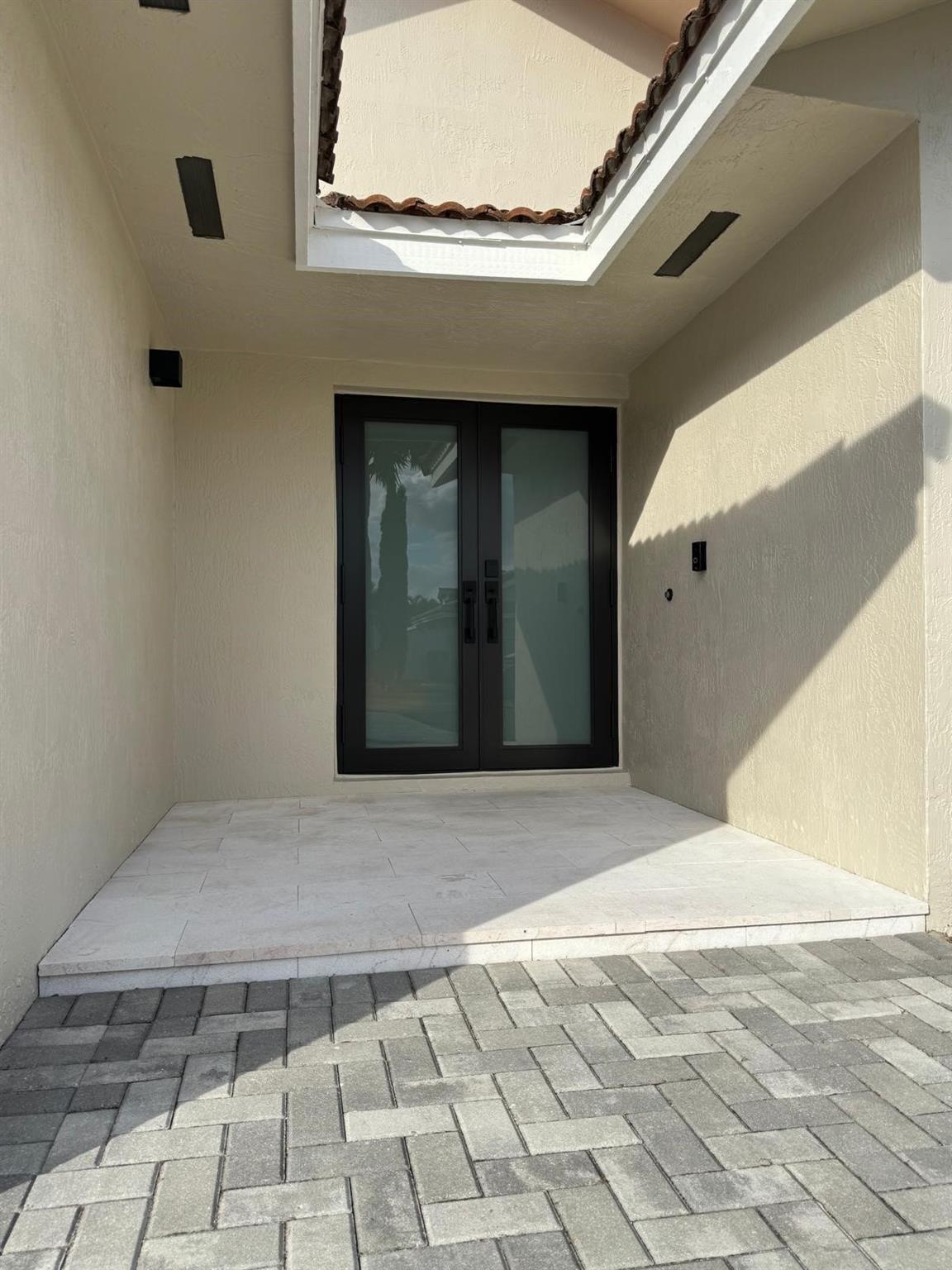 8455 NW 190th Terrace, Hialeah, FL 33015, Hialeah - Photo 3