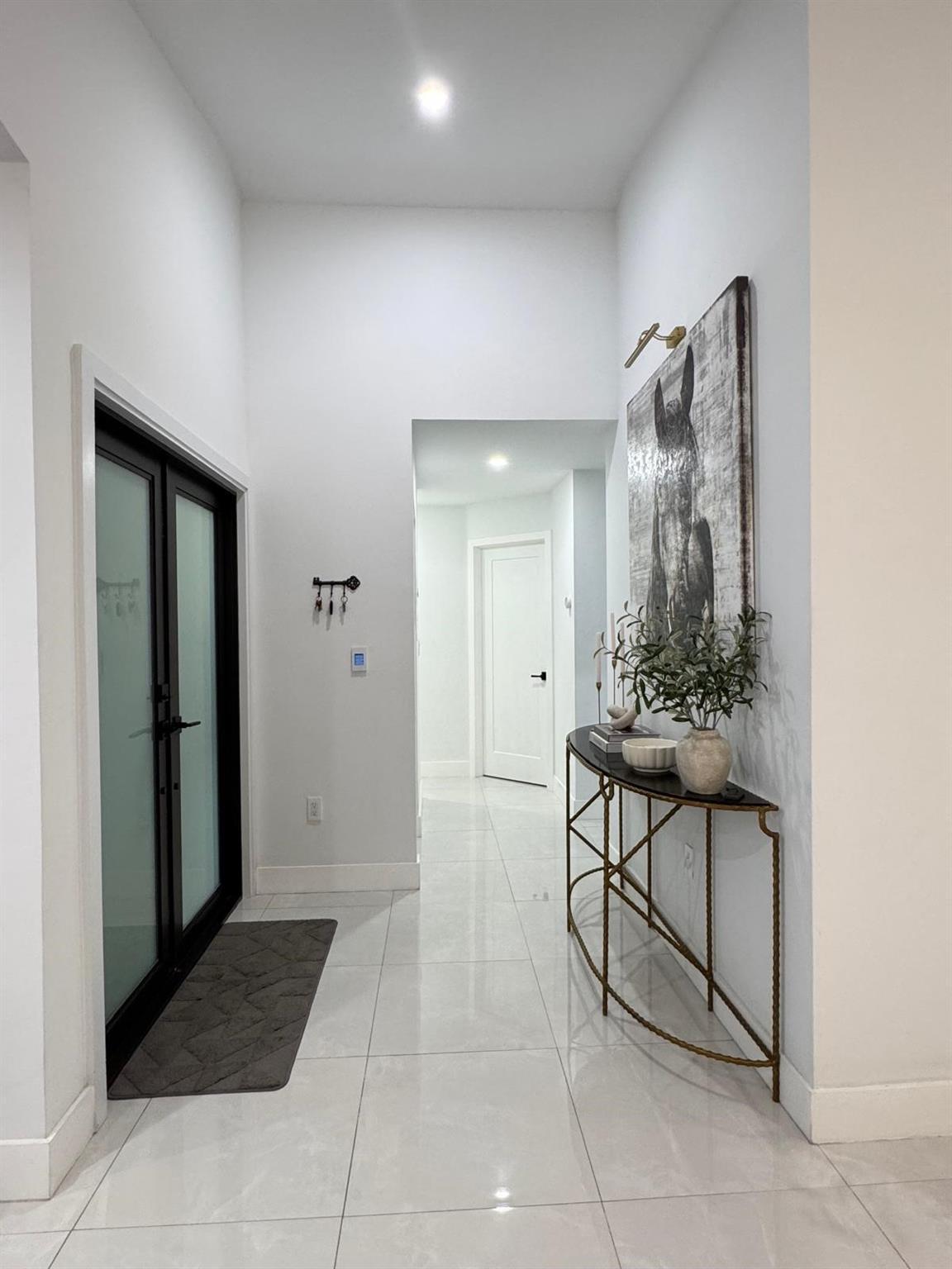 8455 NW 190th Terrace, Hialeah, FL 33015, Hialeah - Photo 4