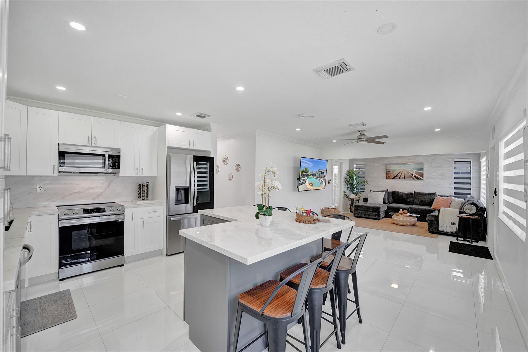6740 Custer, Hollywood, FL 33024, Hollywood - Photo 4