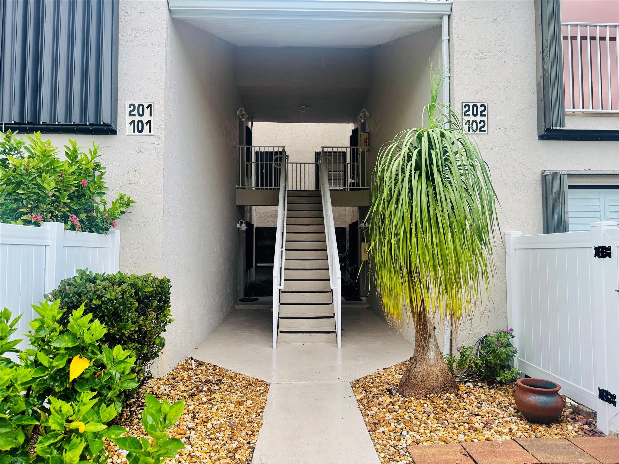 3216 S Lakeview Circle 5202, Fort Pierce, FL 34949, Fort Pierce - Photo 2