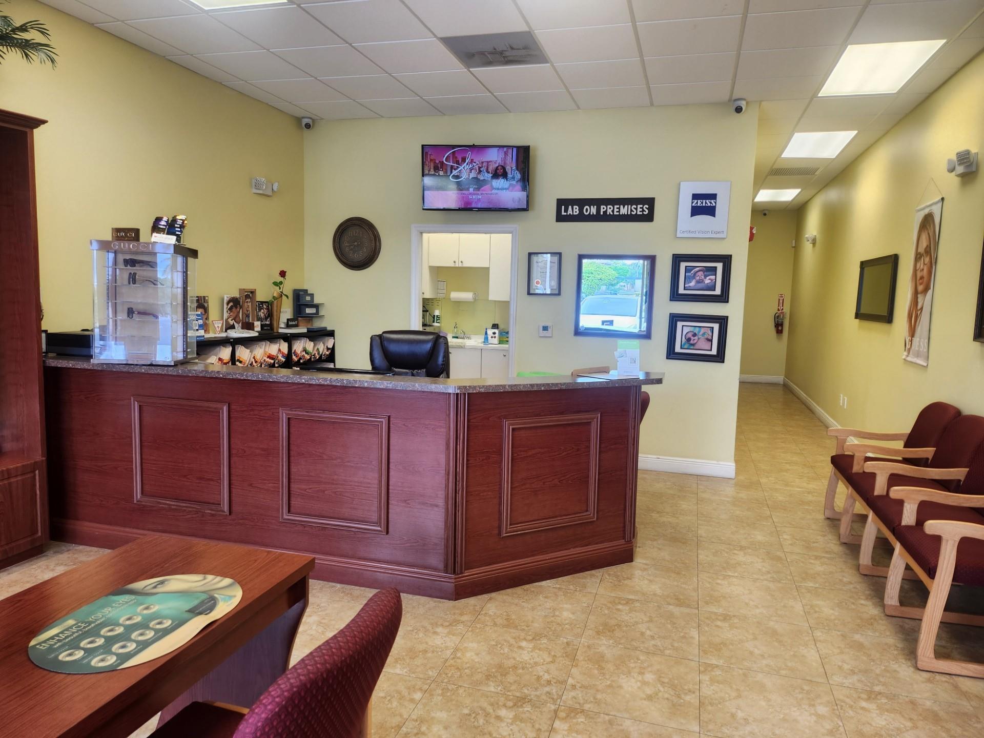 , Hallandale Beach - Photo 2