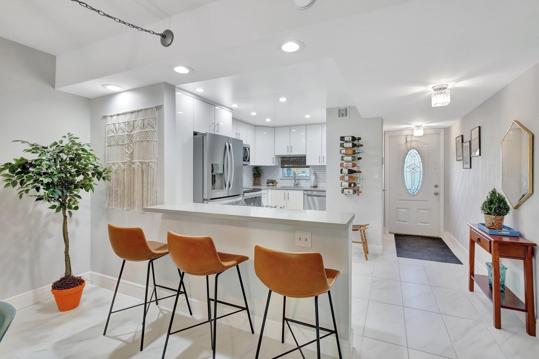 700 S Hollybrook Drive 104, Pembroke Pines, FL 33025, Pembroke Pines - Photo 2