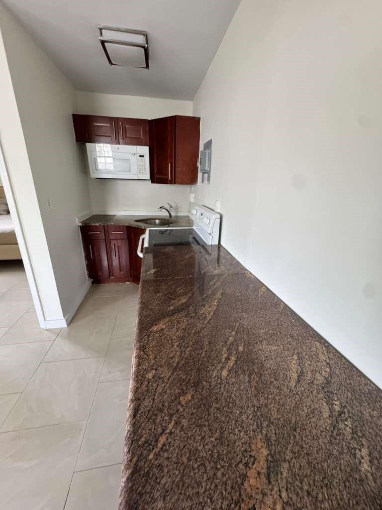 1042 Foster Road, Hallandale Beach, FL 33009, Hallandale Beach - Photo 3