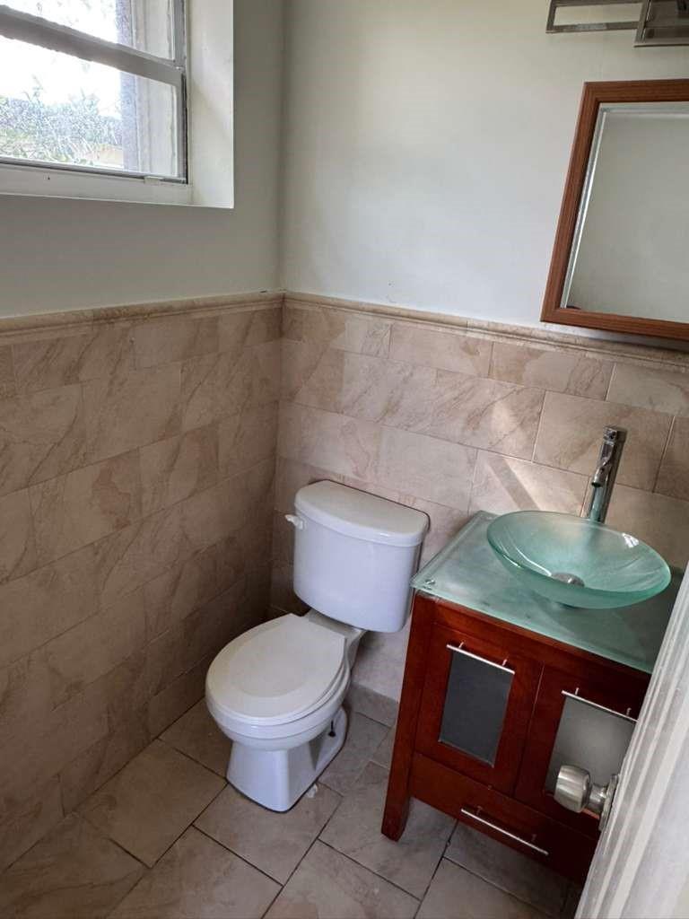 1042 Foster Road, Hallandale Beach, FL 33009, Hallandale Beach - Photo 5