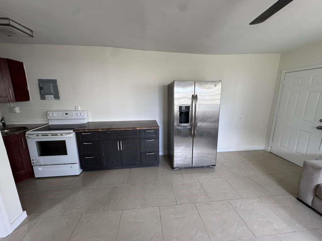 1042 Foster Road, Hallandale Beach, FL 33009, Hallandale Beach - Photo 4