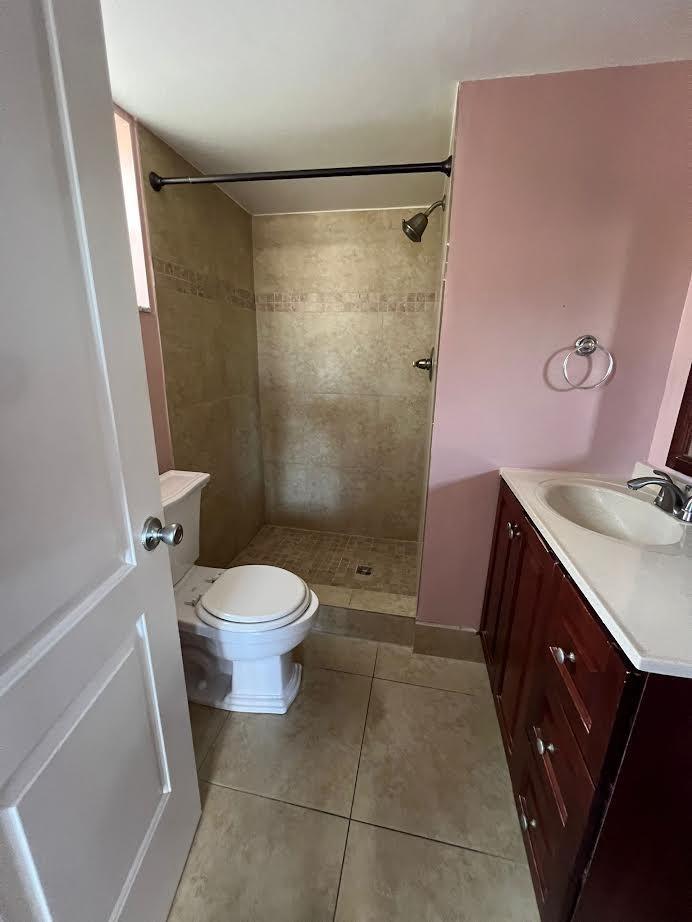 8200 Sunrise Lakes Boulevard 212, Sunrise, FL 33322, Sunrise - Photo 2