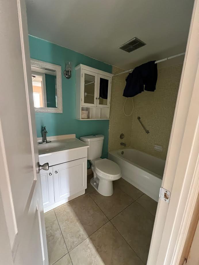 8200 Sunrise Lakes Boulevard 212, Sunrise, FL 33322, Sunrise - Photo 3