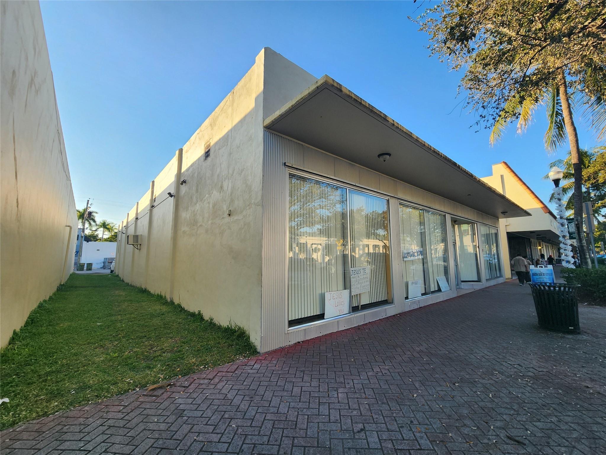 216 Washington Avenue, Homestead, FL 33030, Homestead - Photo 2