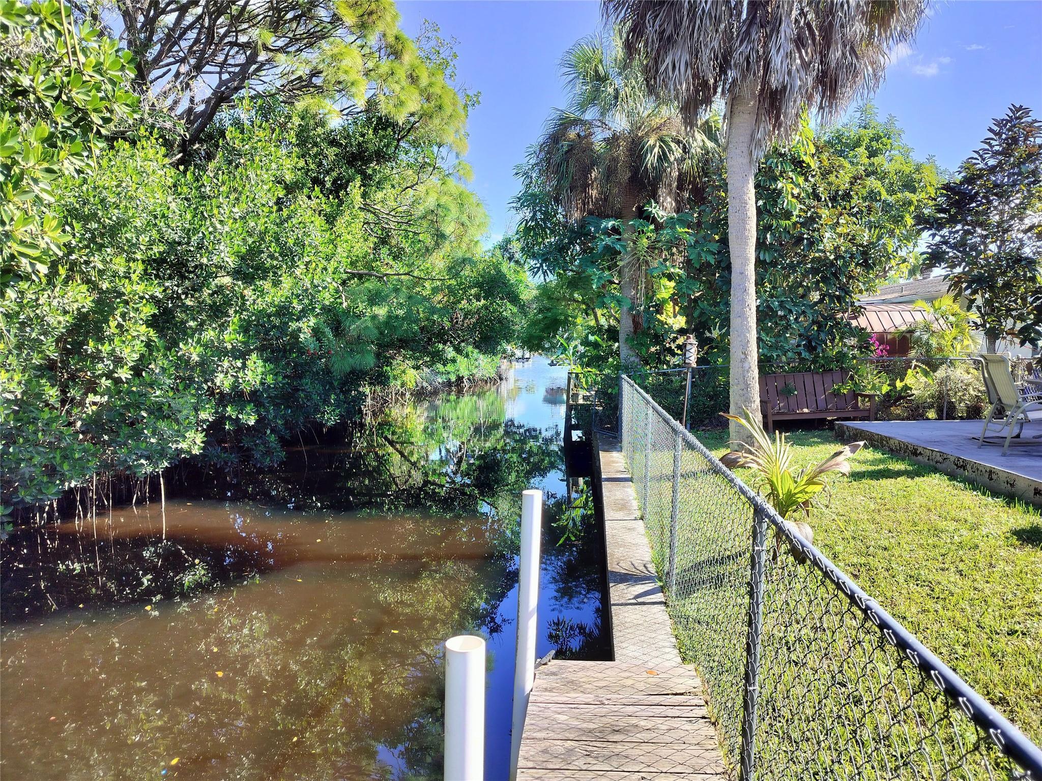 77 Cardinal Drive, North Fort Myers, FL 33917, North Fort Myers - Photo 3