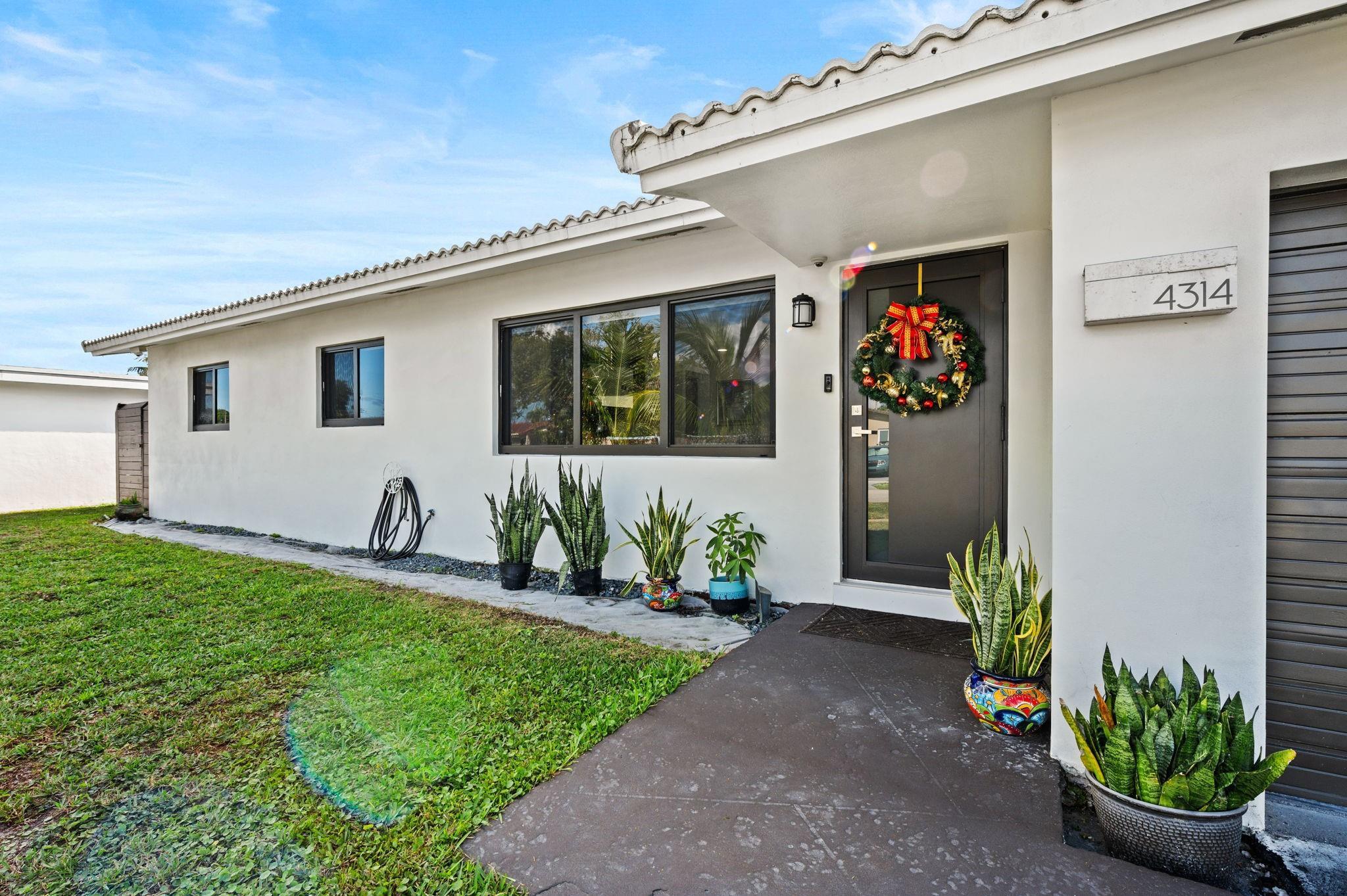 4314 Roosevelt Street, Hollywood, FL 33021, Hollywood - Photo 3