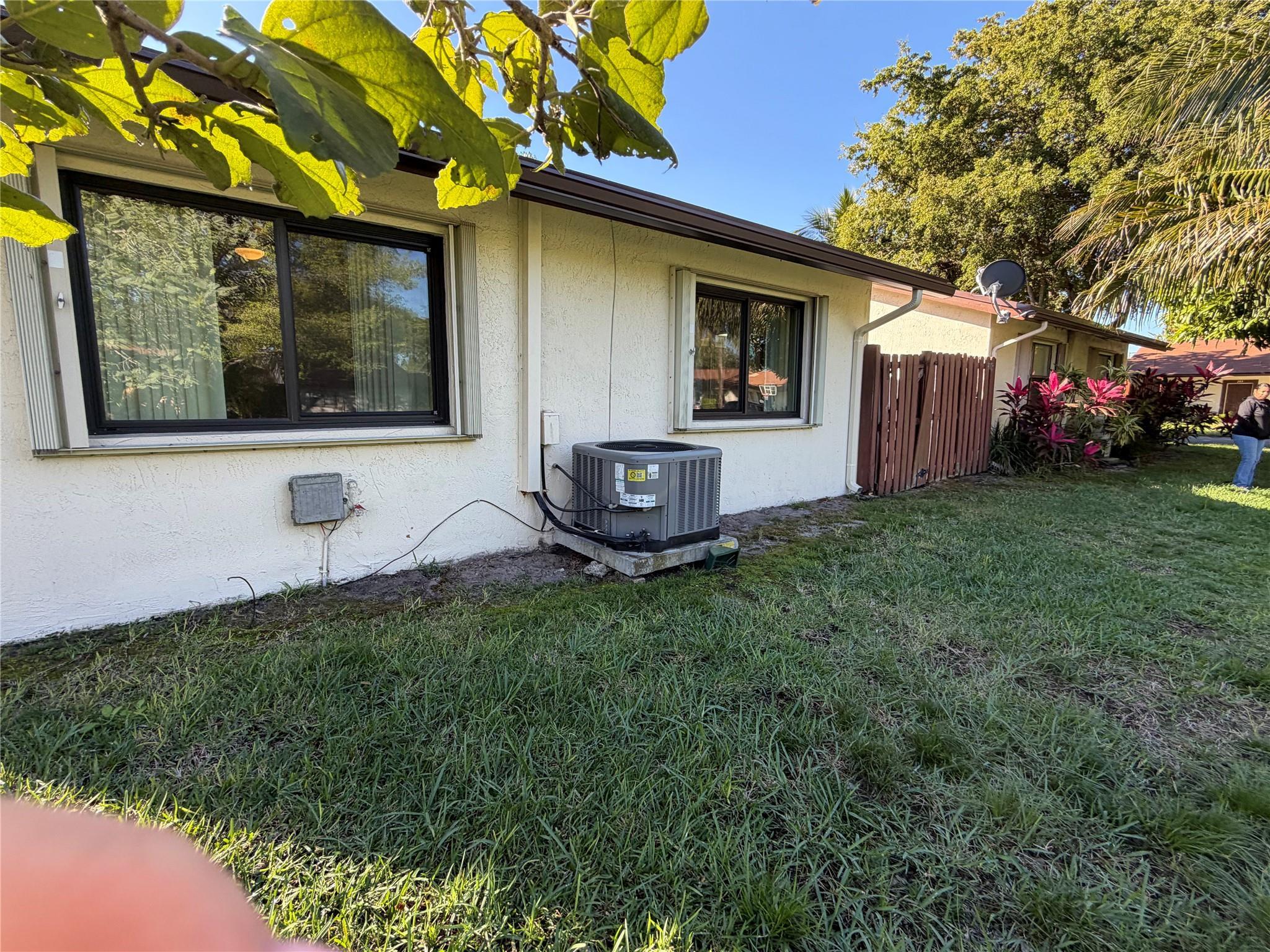 6711 S Parkway Drive 2-10, Margate, FL 33068, Margate - Photo 3