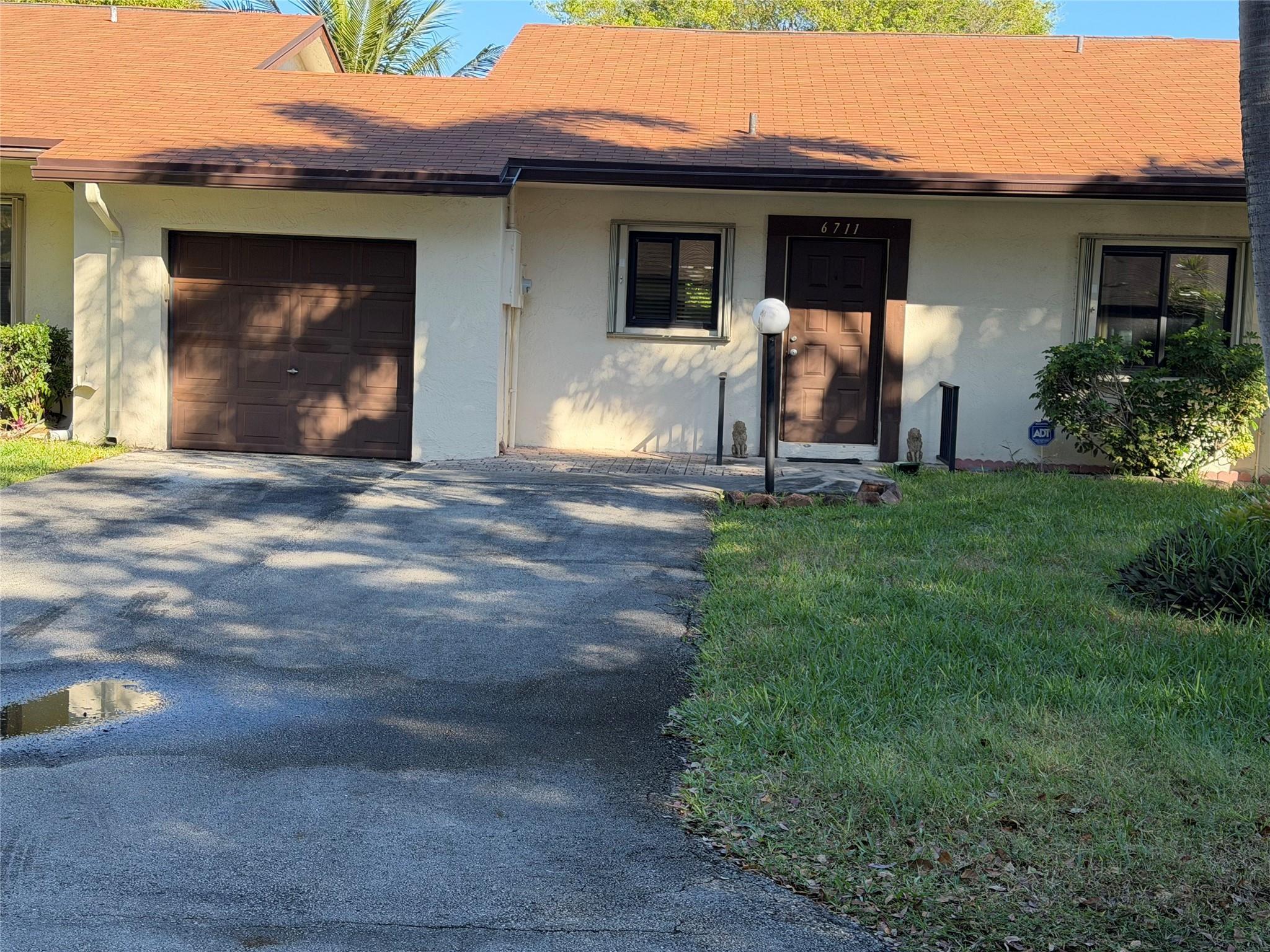 6711 S Parkway Drive 2-10, Margate, FL 33068, Margate - Photo 5