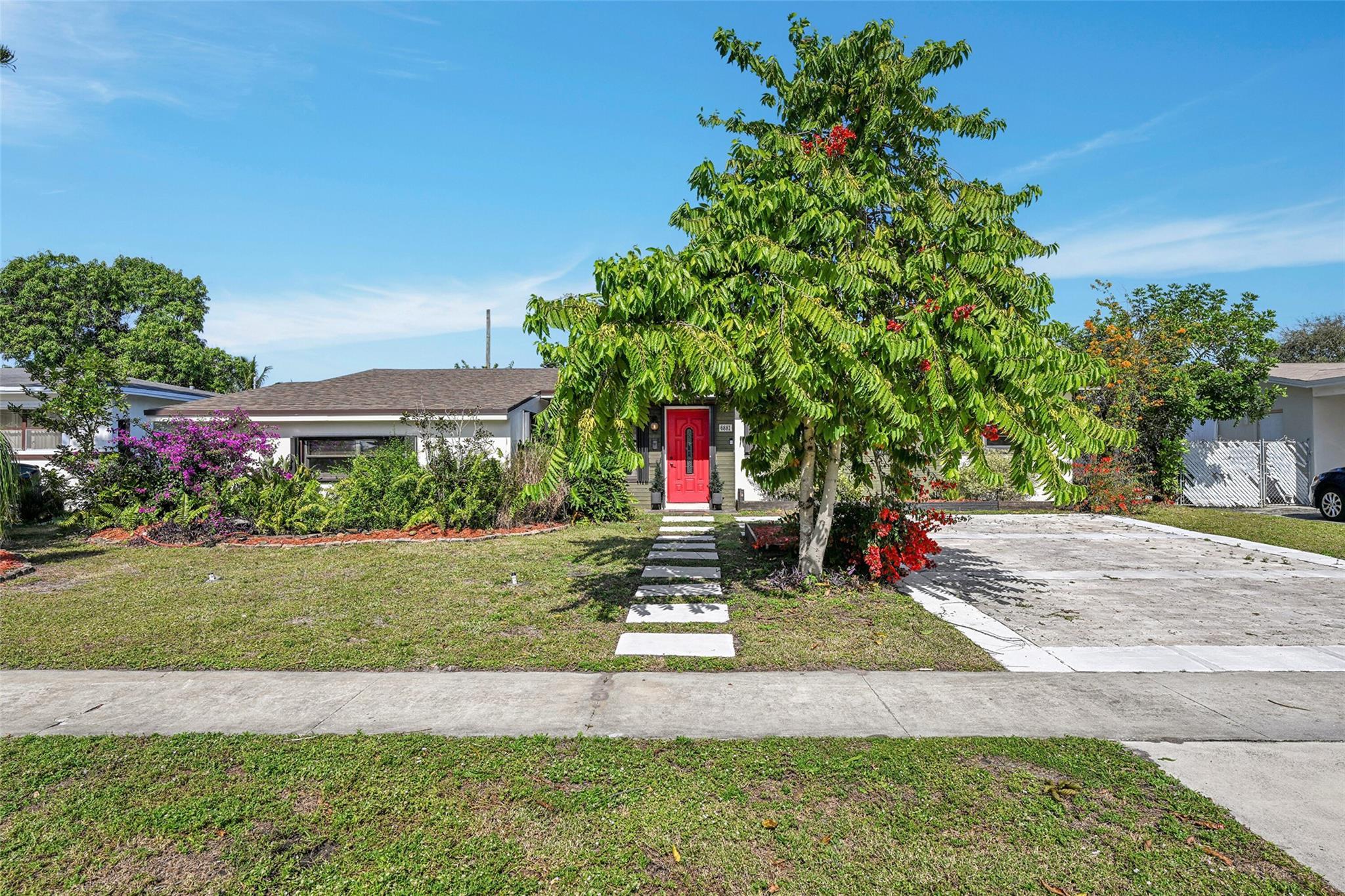 6881 SW 2nd Street, Pembroke Pines, FL 33023, Pembroke Pines - Photo 4