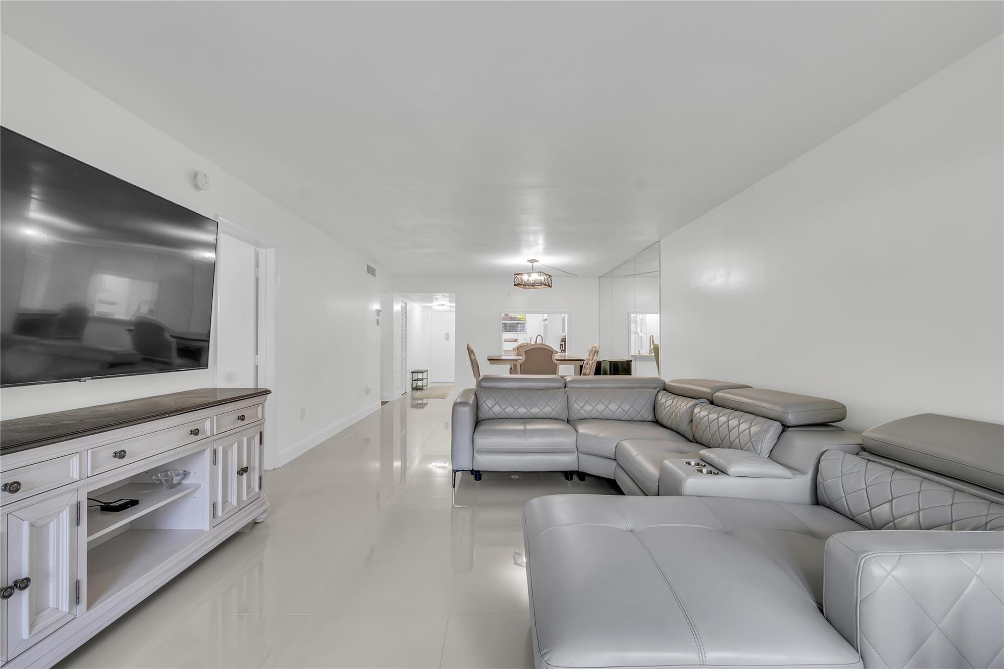 3920 Inverrary Boulevard 104-C, Lauderhill, FL 33319, Lauderhill - Photo 5