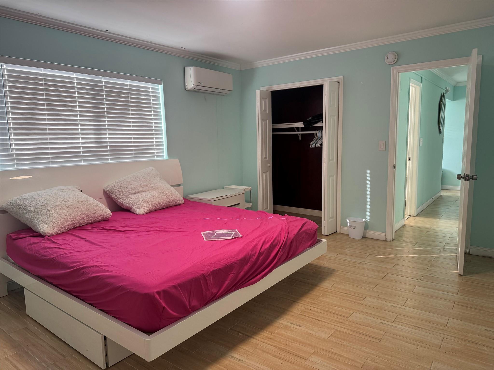 323 Monroe Street 2, Hollywood, FL 33019, Hollywood - Photo 3