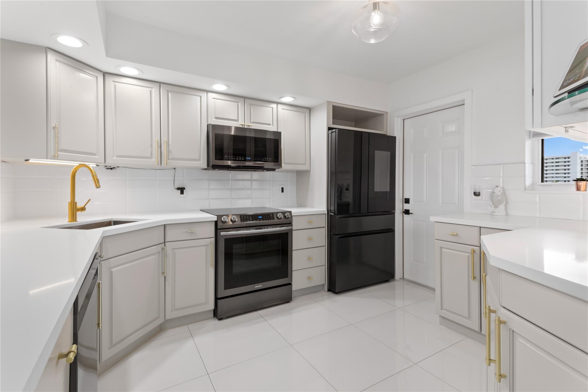 3111 NE 51st Street 403c, Fort Lauderdale, FL 33308, Fort Lauderdale - Photo 5