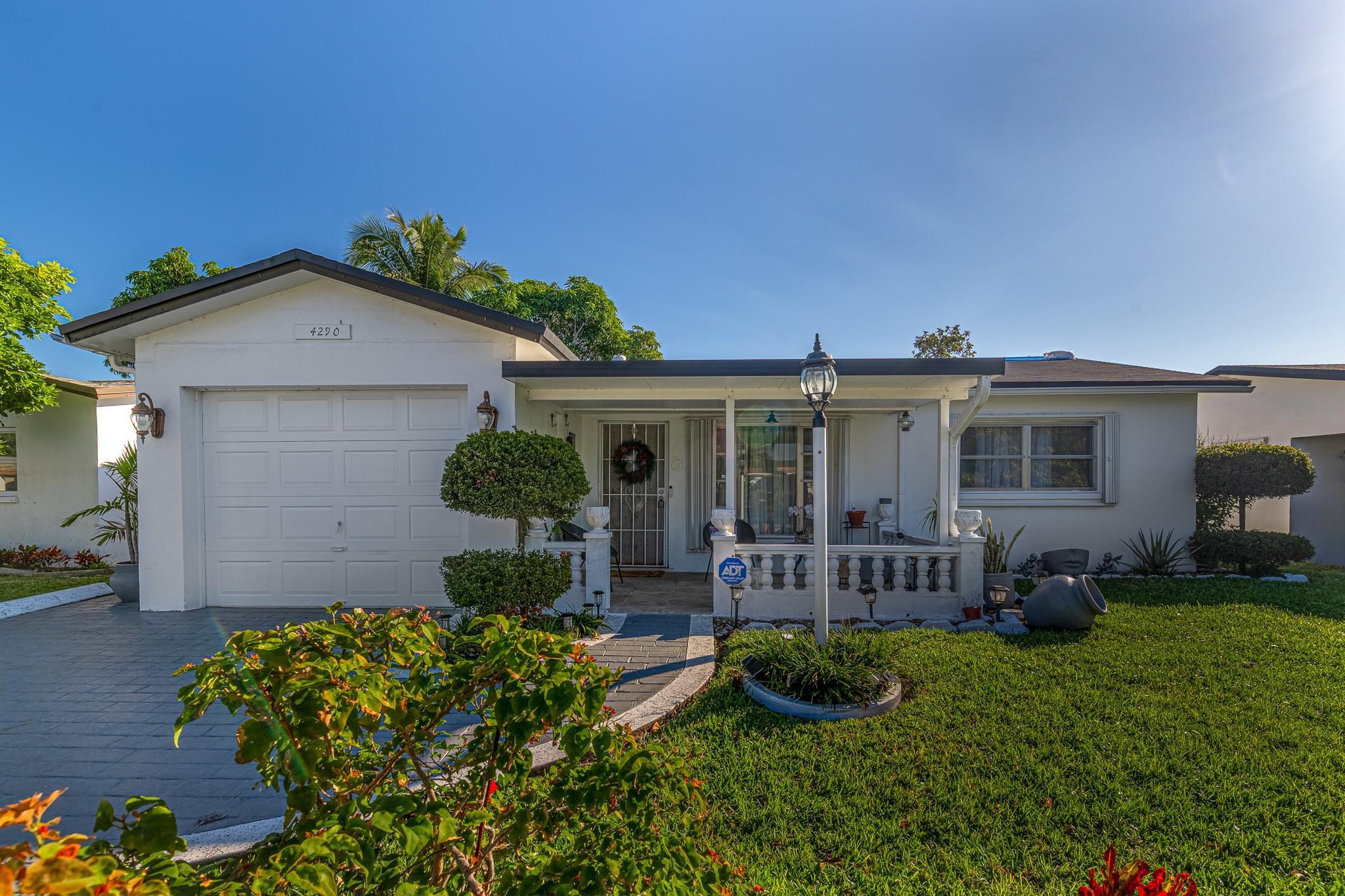 4290 NW 45th Terrace, Lauderdale Lakes, FL 33319, Lauderdale Lakes - Photo 3