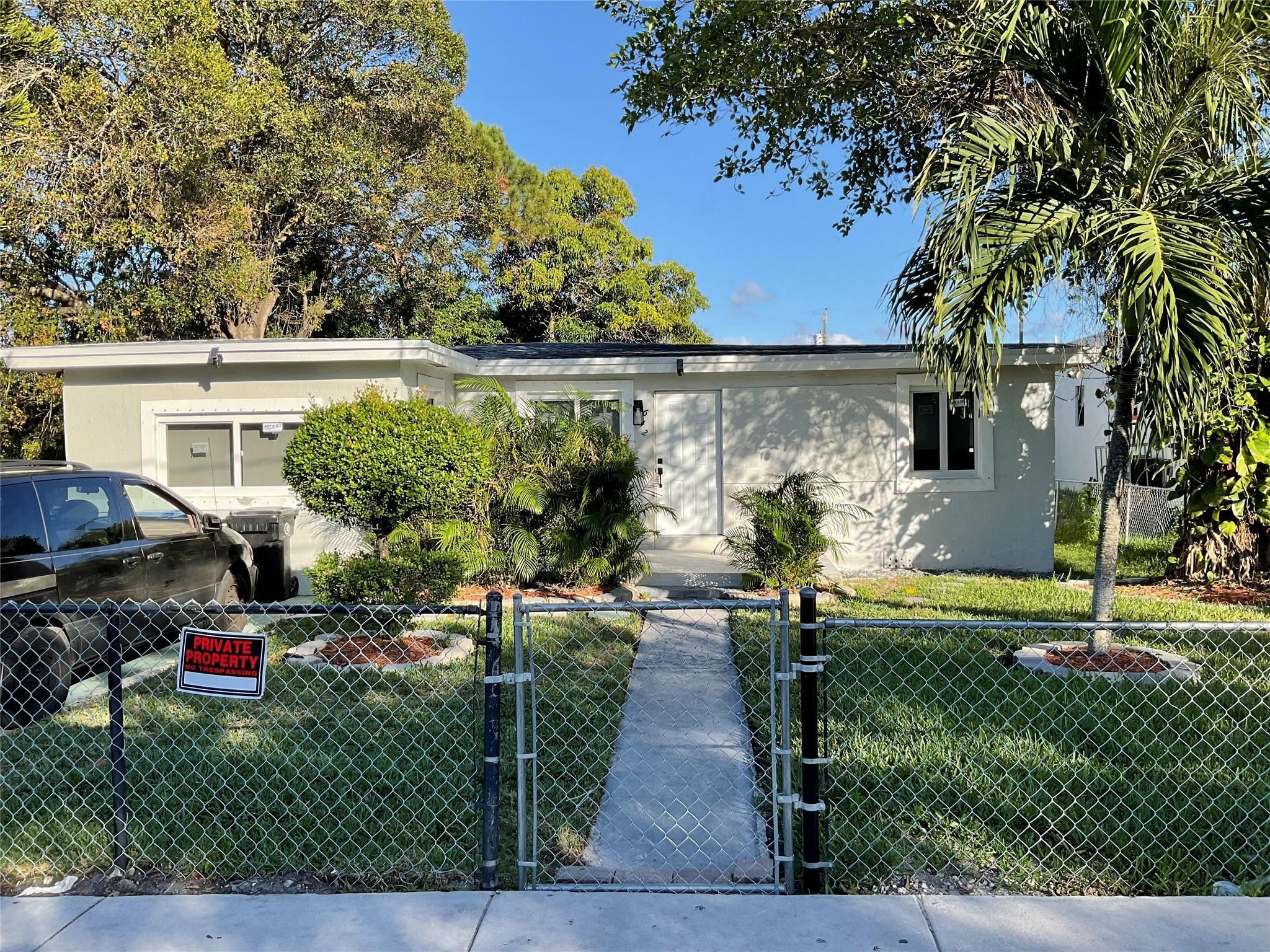 642 NW 14th Way, Fort Lauderdale, FL 33311, Fort Lauderdale - Photo 2