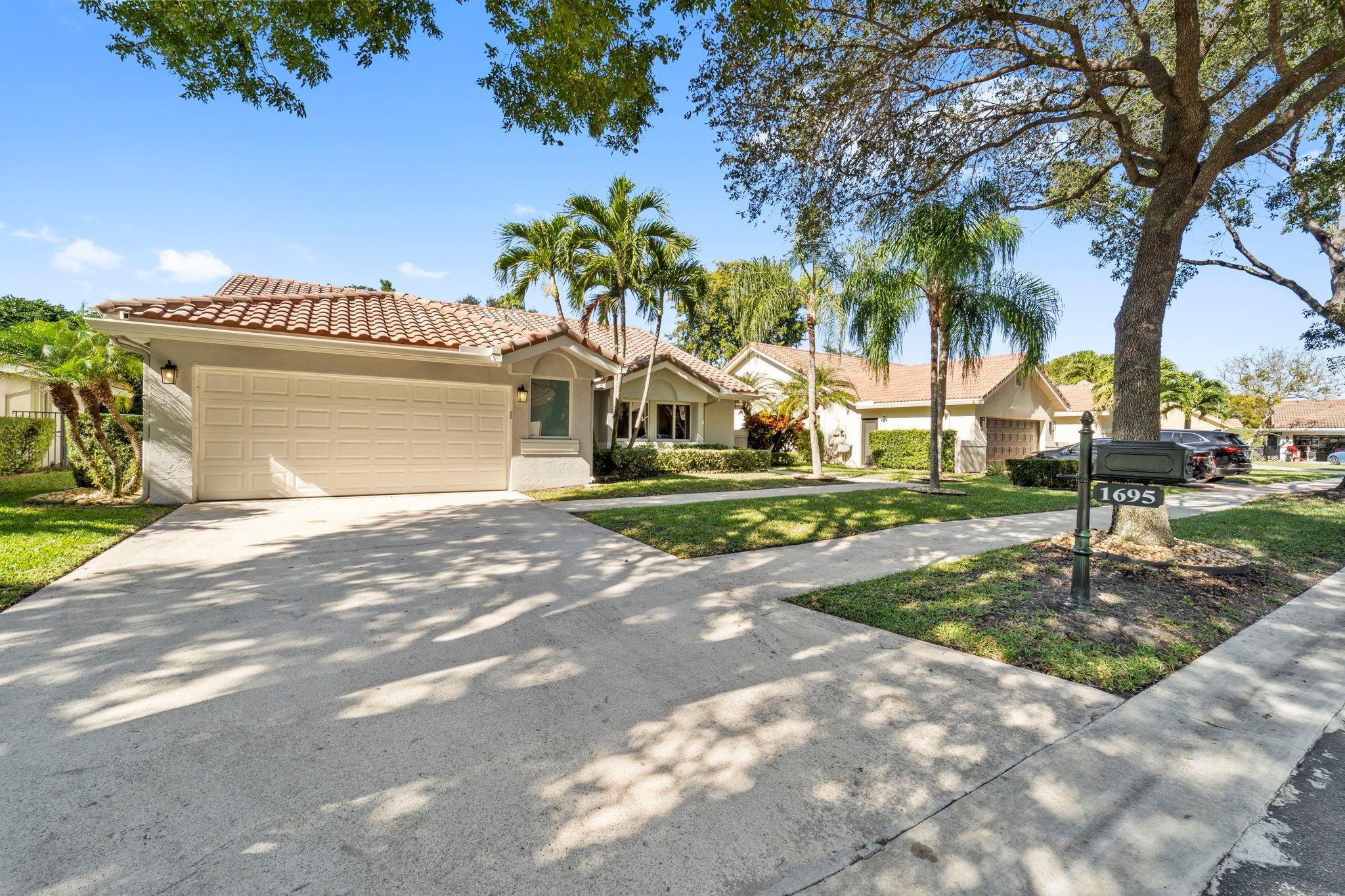 1695 Lakeshore Circle, Weston, FL 33326, Weston - Photo 3