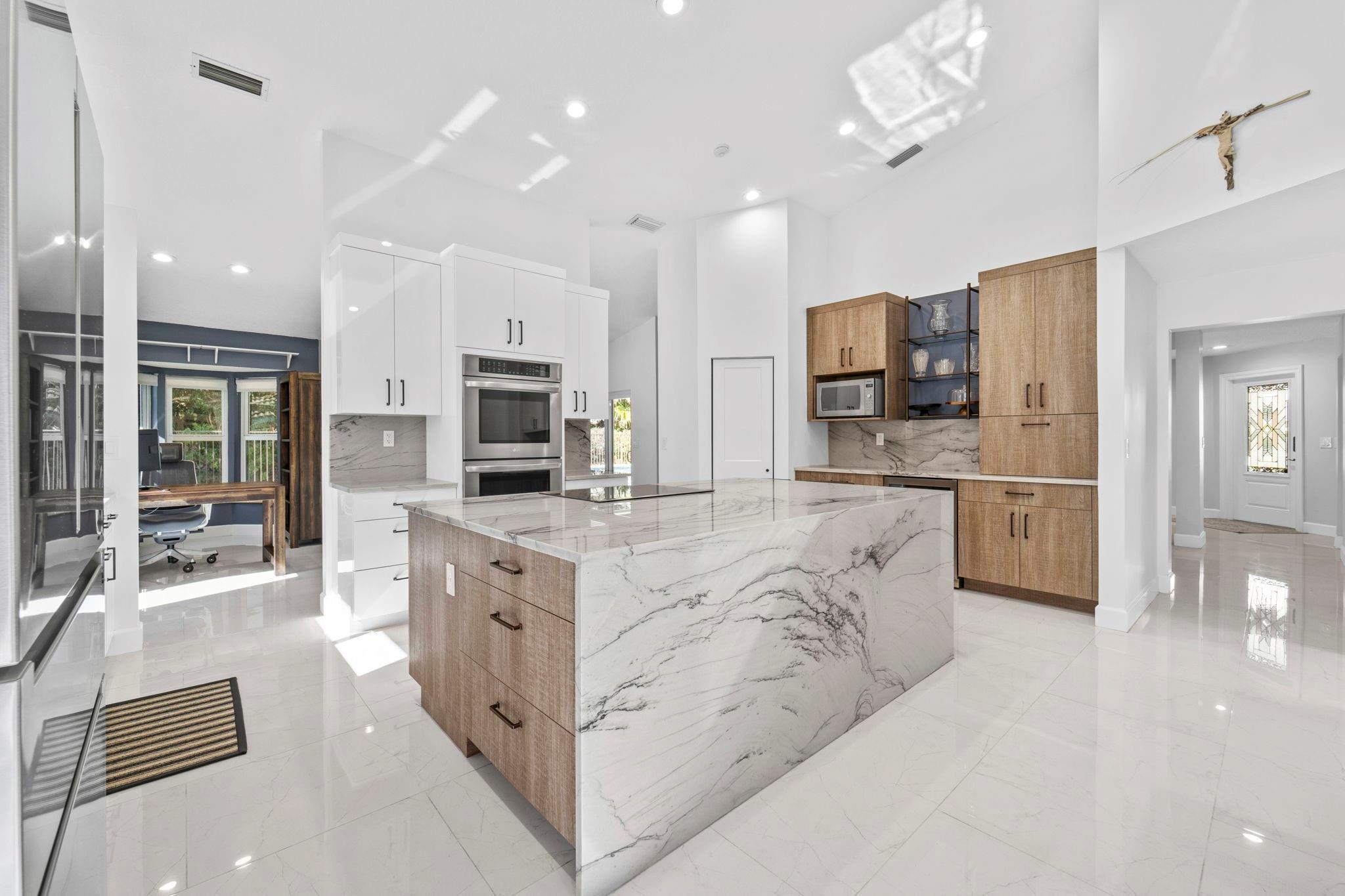 1695 Lakeshore Circle, Weston, FL 33326, Weston - Photo 4