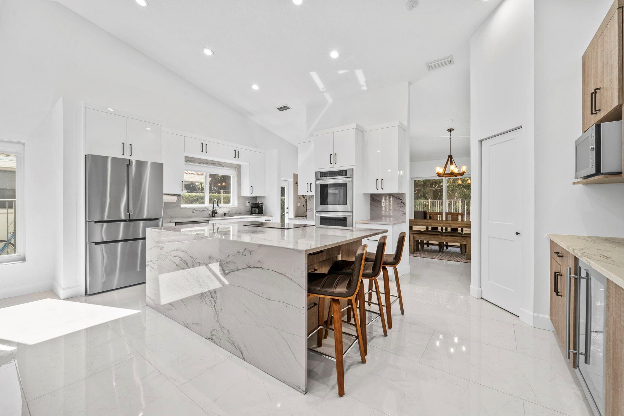 1695 Lakeshore Circle, Weston, FL 33326, Weston - Photo 5