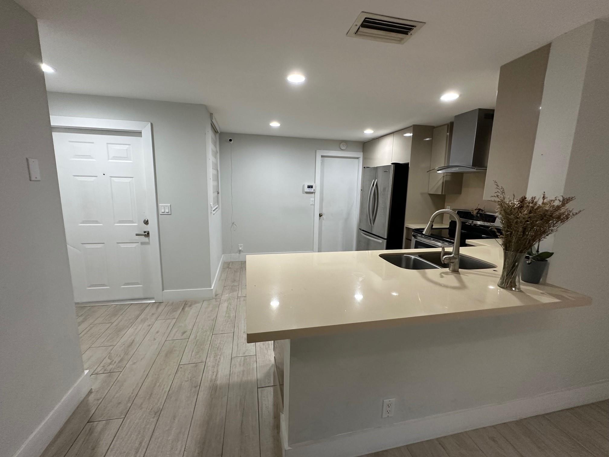 1394 Barcelona Way, Fort Lauderdale, FL 33327, Fort Lauderdale - Photo 5
