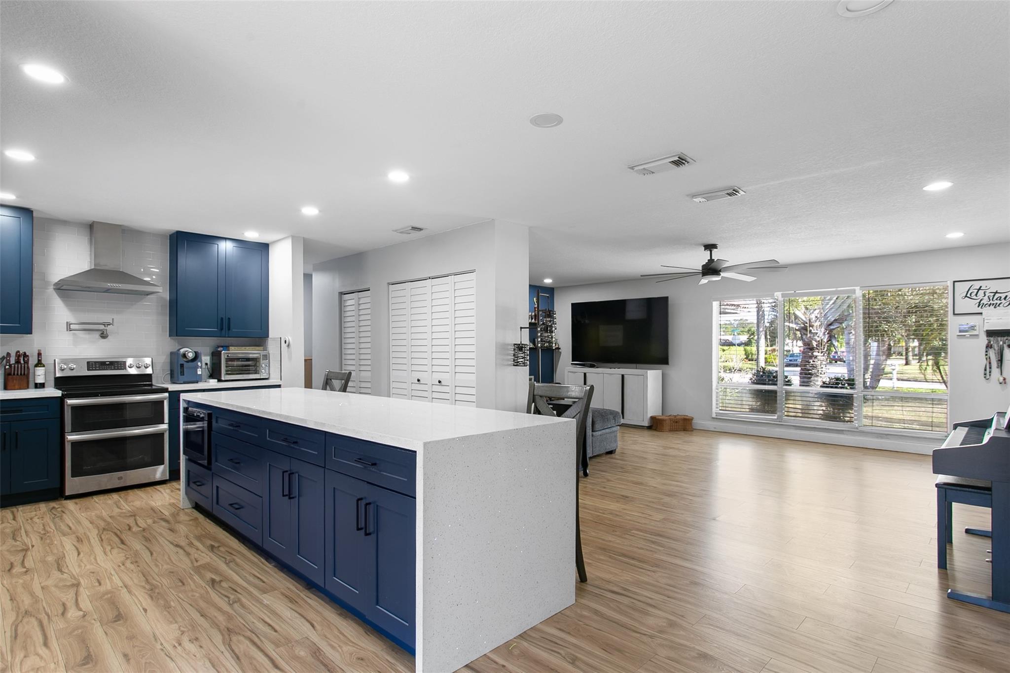 846 Ramblewood Drive, Coral Springs, FL 33071, Coral Springs - Photo 5