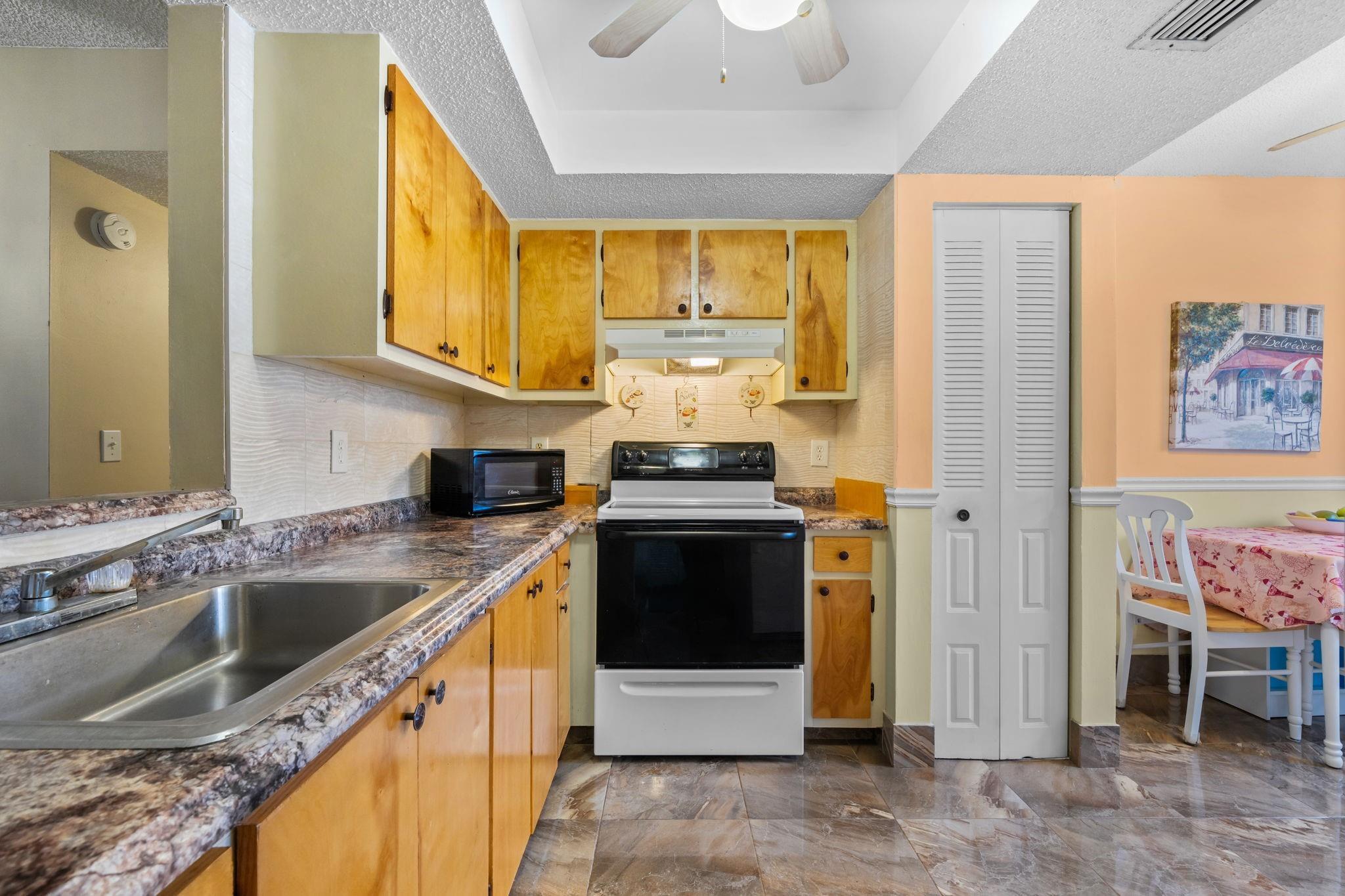 10 Willowbrook Lane 108, Delray Beach, FL 33446, Delray Beach - Photo 4