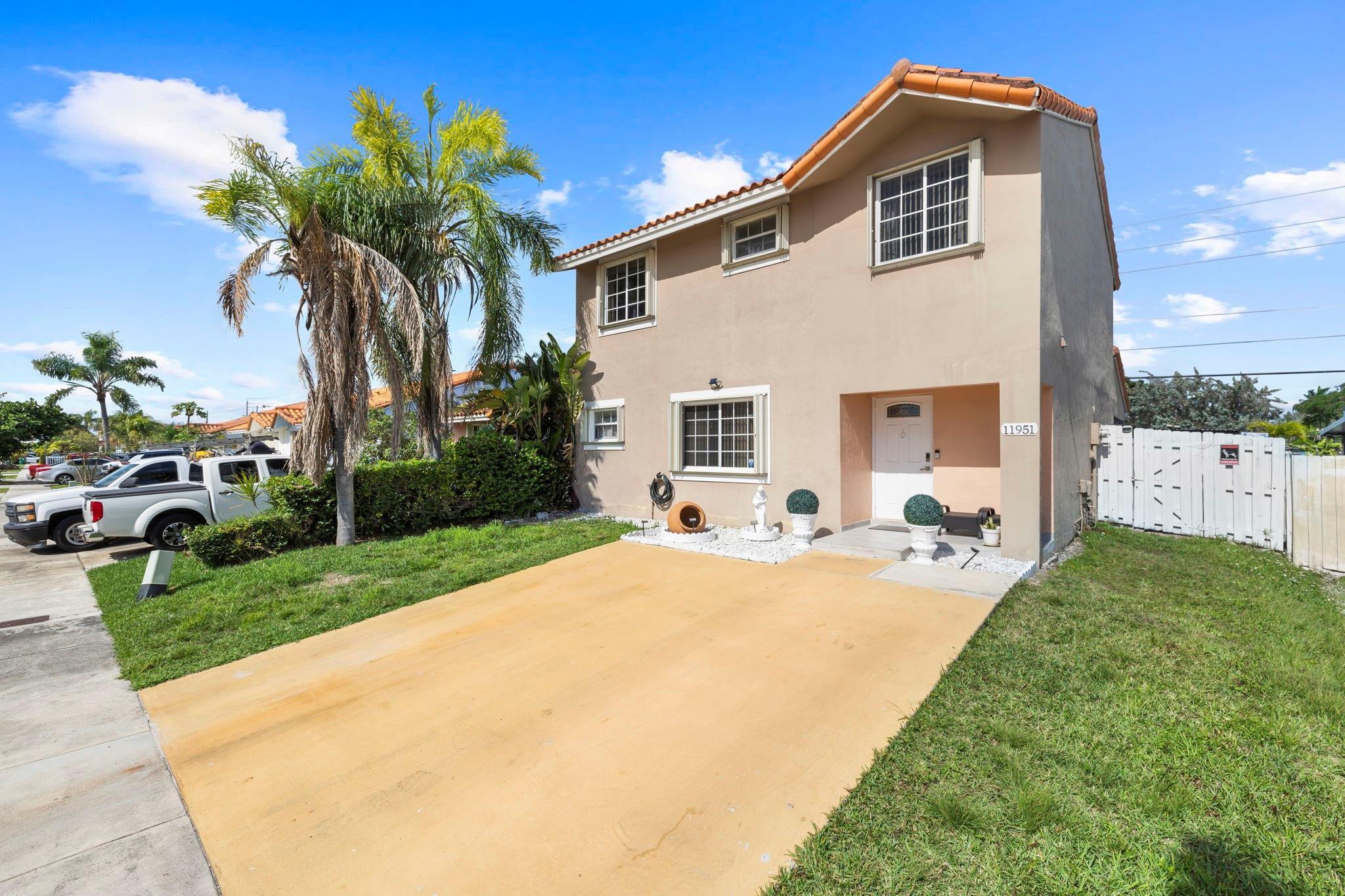 11951 SW 208th Terrace, Miami, FL 33177, Miami - Photo 3