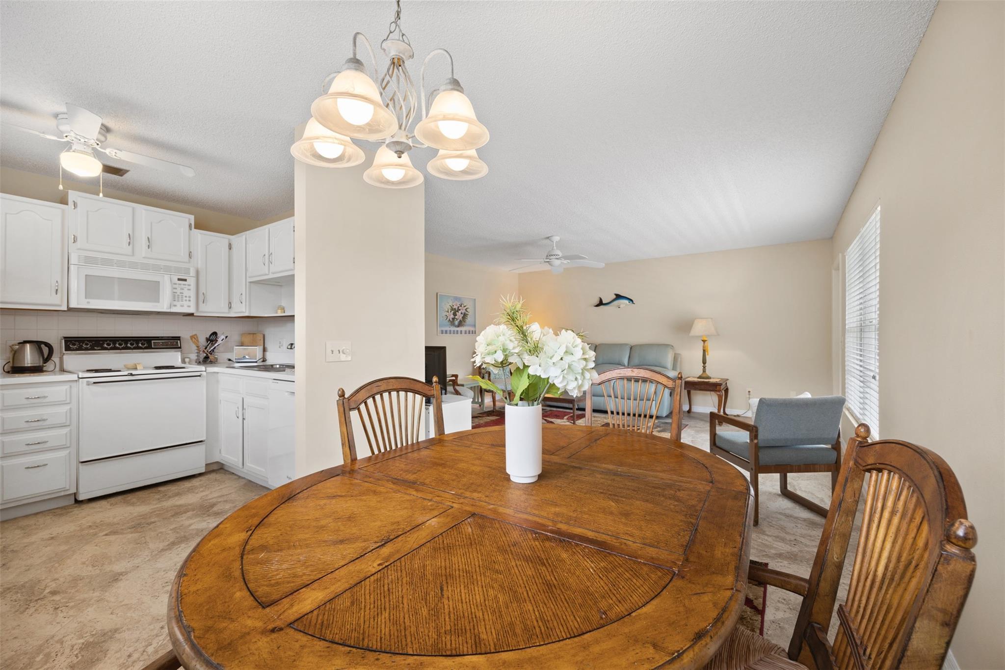 3 Vista Gardens Trail 202, Vero Beach, FL 32962, Vero Beach - Photo 4